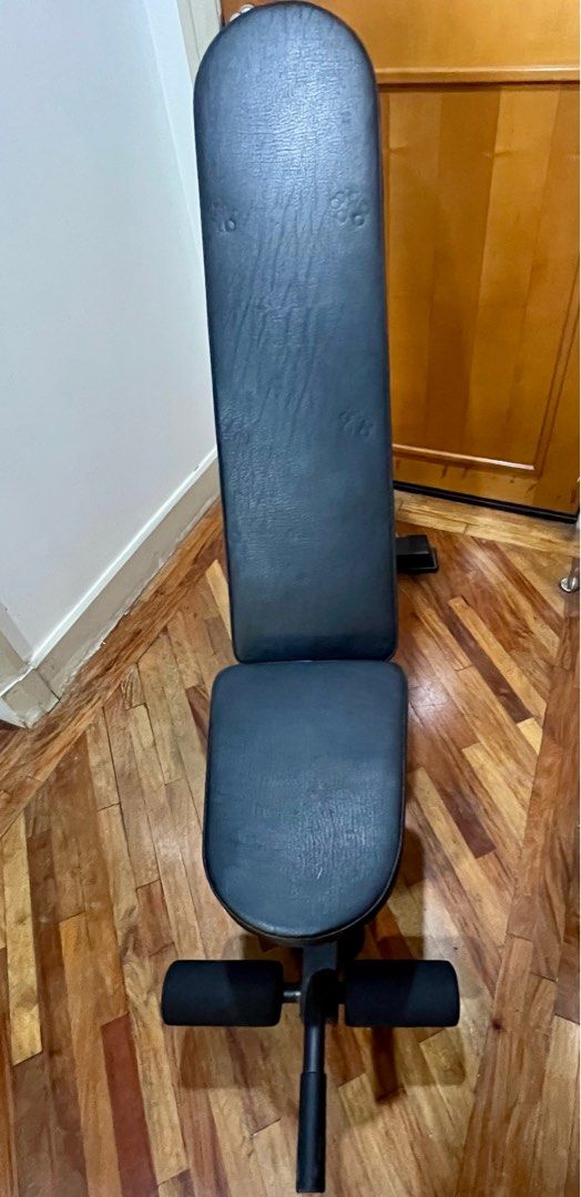 Adjustable Weight Bench (Category: Weights & Dumbbells) located in Makati City. Submitted by destash_princess (Listing ID 1416684601, Image 2). Description: - Adjustable weight bench - Black padding - Adjustable backrest and leg supports - Suitable for home gym - Sturdy construction - Perfect for bench presses and dumbbell exercises - Compact design for easy storage.
