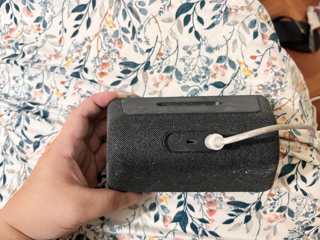 Amazon Echo Show (Category: Entertainment Systems & Smart Home Devices) located in Manila. Submitted by alexeikaramazov (Listing ID 1416711824, Image 2). Description: - Amazon Echo Show with ghost touch some parts of screen - Black fabric back - Includes power cable -device has slight issues with audio.