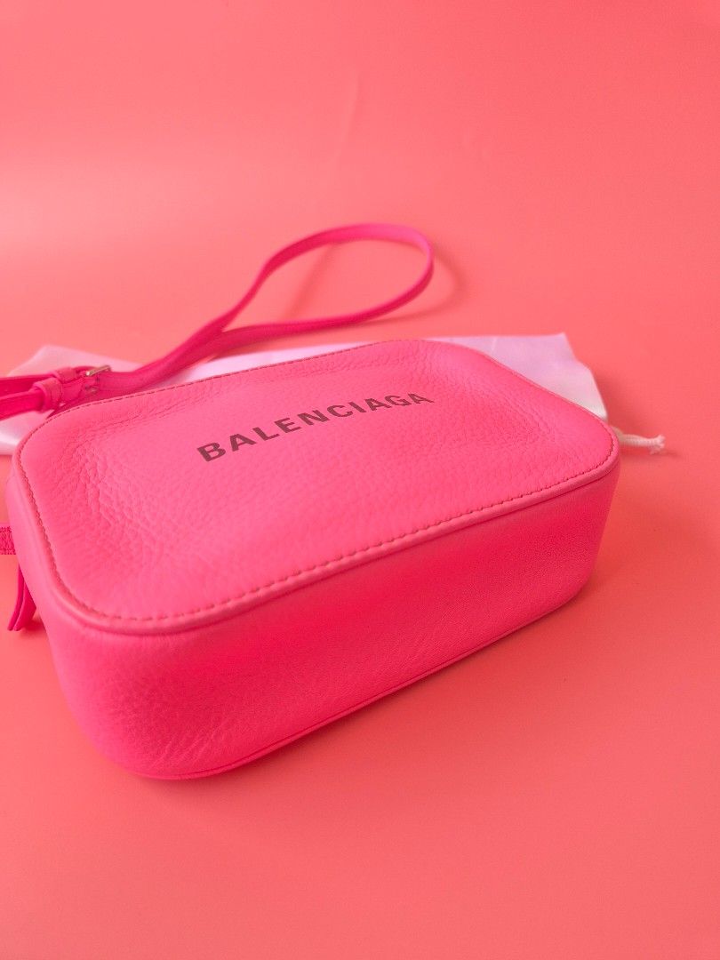 Authentic Balenciaga Camera bag (Category: Luxury Bags & Wallets) located in Manila. Submitted by _prettyquick (Listing ID 1416832576, Image 2). Description: Pwede for maselan preowned pls manage your expectations 100% authentic Follow us on instagram for more items @_prettyquick.