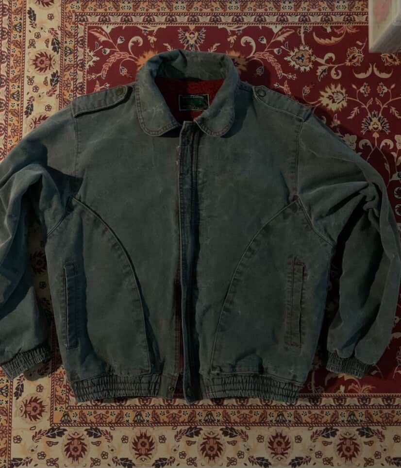 Authentic red (Category: Coats, Jackets and Outerwear) located in Kuala Lumpur. Submitted by firdaus6999 (Listing ID 1416766866, Image 1). Description: .