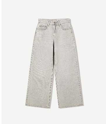 BERSHKA Gray Wide-leg jeans (Category: Jeans) located in Manila. Submitted by 777_moonlight (Listing ID 1416784845, Image 1). Description: got stained but very minimal, also i got bigger size na will give freebies til last ♡ .