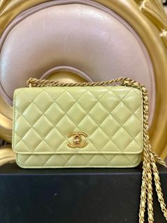 (Category: ) located in . Submitted by luxuryclosets (Listing ID 1416673880, Image 1). Description: .
