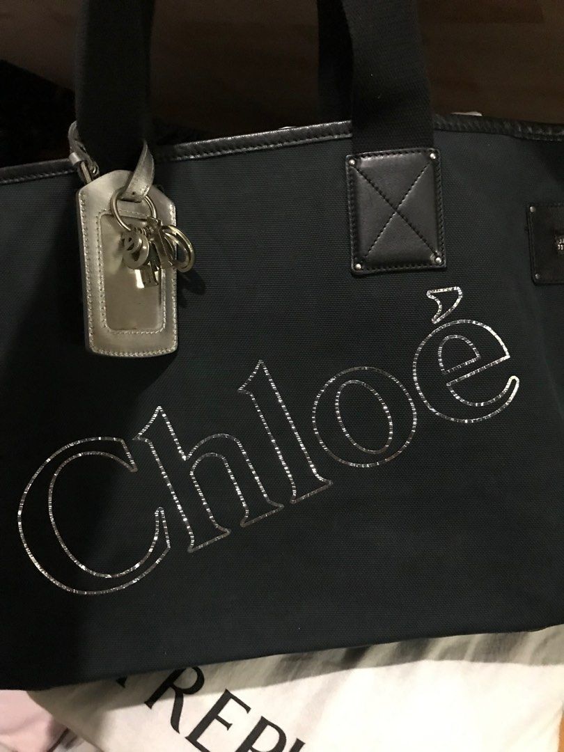 Chloe large tote Bag (Category: Luxury Bags & Wallets) located in Caloocan City. Submitted by mermaid.drive (Listing ID 1416807393, Image 1). Description: weekender bag tolerable signs of used presentable from japan trip pre pandemic detached code when i got it but guaranteed original tokyo shops can’t go wrong 😉.