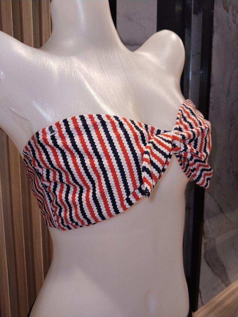 Cleanwater Bandeau Top Two-Piece Bikini (Category: Bikinis & Swimsuits) located in Manila. Submitted by alyly28 (Listing ID 1416763551, Image 2). Description: Cleanwater bandeau top two-piece bikini. Features a striped top and black bottoms. The top is not padded. Size is medium-semilarge. Perfect for your next beach trip! Get yours now!.
