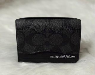 (Category: ) located in . Submitted by bagssandbeyond (Listing ID 1416807315, Image 1). Description: .