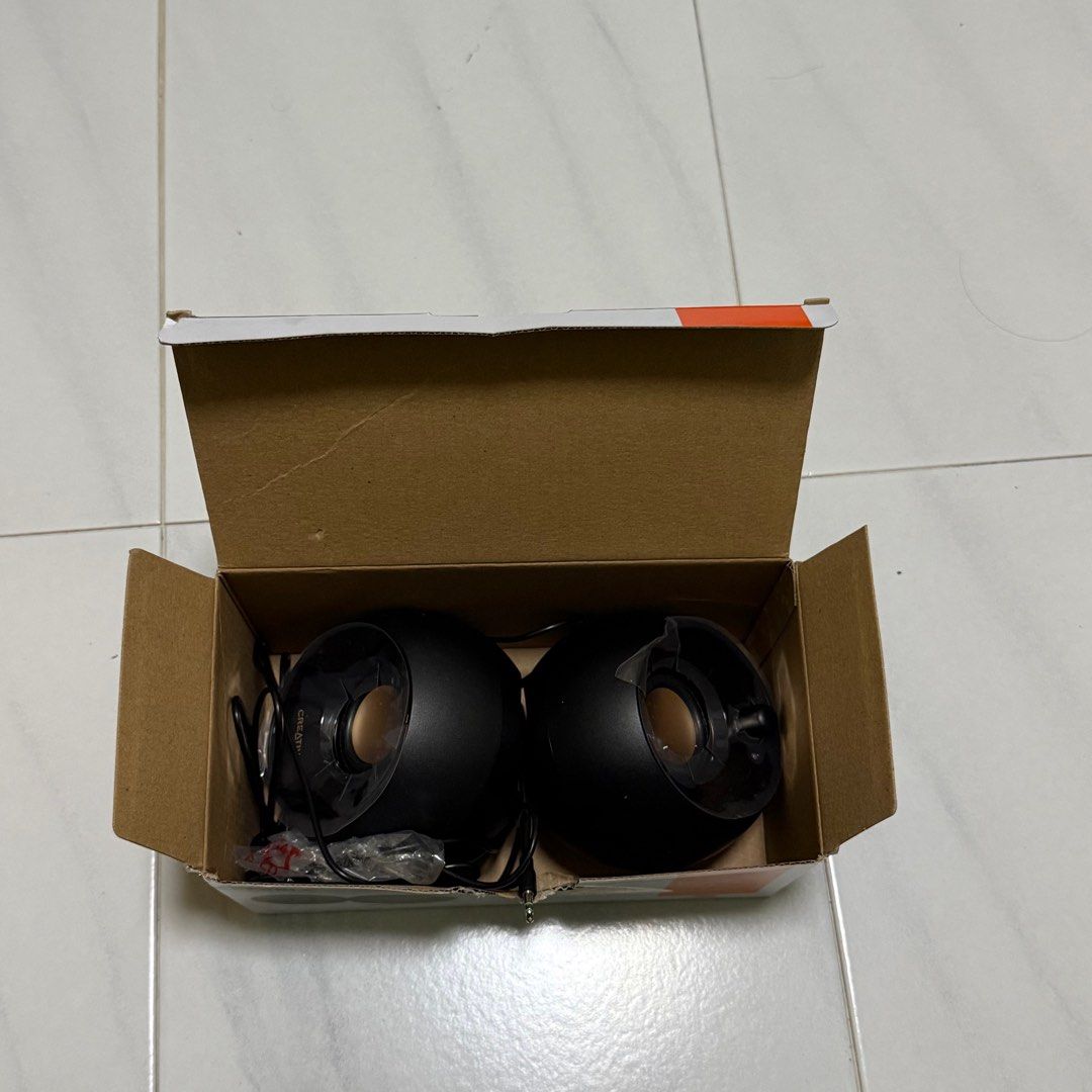 Creative Pebble Modern 2.0 USB Desktop Speakers65561054258051111