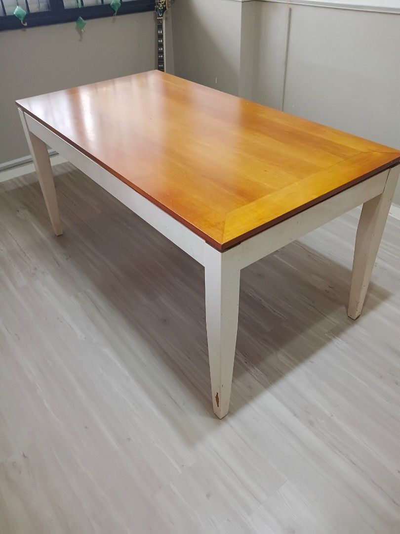 Dining Table (Category: Tables & Sets) located in Singapore. Submitted by tomyumlover (Listing ID 1416737179, Image 1). Description: Dining table dimensions 150cm x 80cm x 76cm..