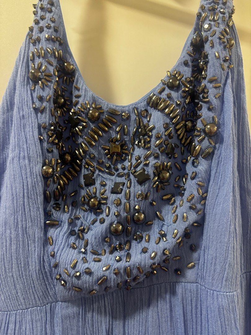 Dorothy Perkins Halter Dress (Category: Dresses) located in Pasig City. Submitted by rbdty (Listing ID 1416720685, Image 2). Description: Dorothy Perkins Halter dress. Color: blue/purple. Can be used for garden wedding or beach .