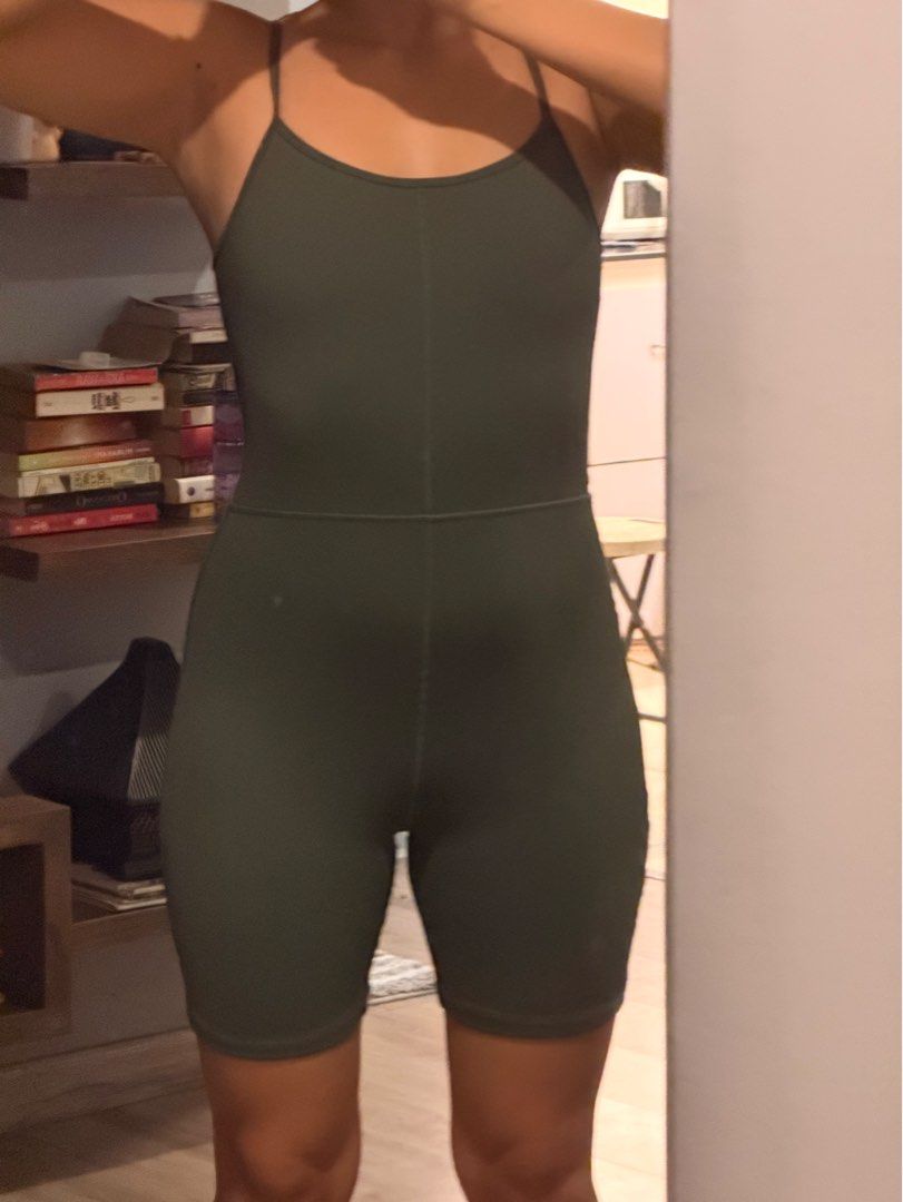 Double lined bodysuit / onesie BNWT (Category: Activewear) located in Mandaluyong City. Submitted by _dbp27 (Listing ID 1416811770, Image 1). Description: Super good quality material, double lined, comfy and stretchy Srp: 40usd.