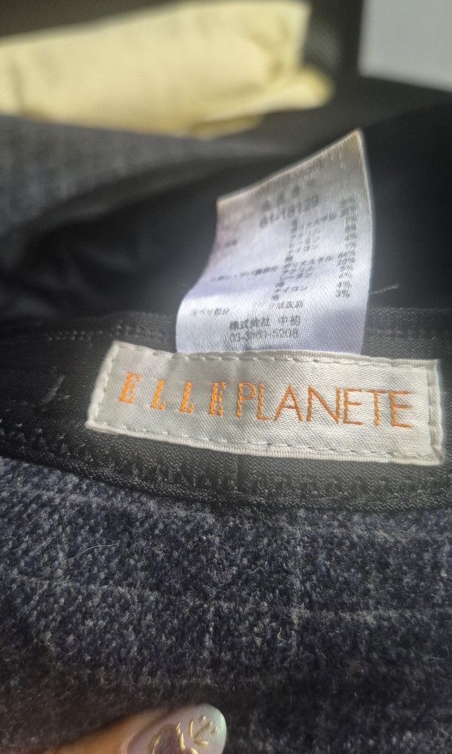 Elle Planete Gray Bucket Hat (Category: Hats & Beanies) located in Manila. Submitted by declutter_s (Listing ID 1416783454, Image 2). Description: - Elle Planete bucket hat - Color: Gray - Features a decorative bow - Adds elegance to your look - Great for sun protection or fashion - Suitable for everyday wear and special occasions.