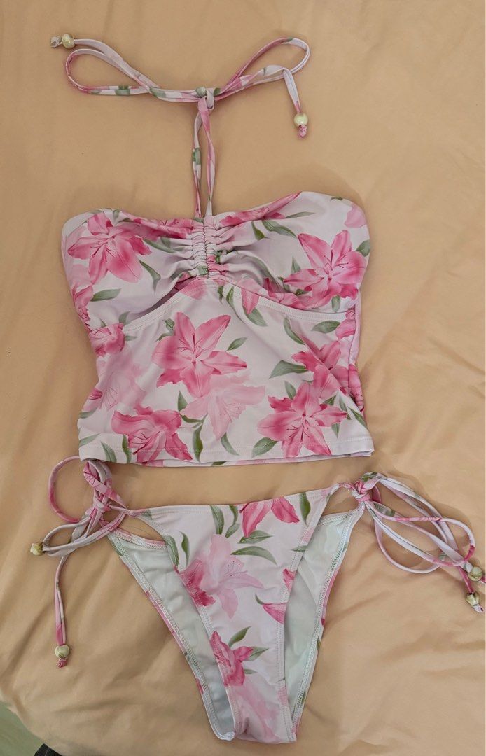 Floral Tankini Self Tie Bottoms (Category: Bikinis & Swimsuits) located in Manila. Submitted by veideclutters (Listing ID 1416679094, Image 2). Description: Used Once!.