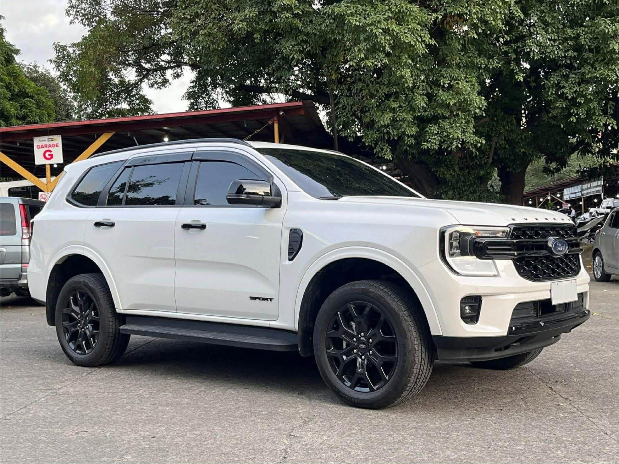 Ford Everest Sport Auto (Category: Used Cars) located in Manila. Submitted by quality_cars (Listing ID 1416835001, Image 2). Description: 2024 FORD EVEREST SPORT GOOD AS BRANDNEW!! 10,000KMS ONLY!! WITH FORD WARRANTY TILL 2029 ALL ORIGINAL, NO ISSUE!! SAVE MORE FROM BRANDNEW SRP! SPORT 4x2 VARIANT: Dark Grille, Fender Flares, & Garnish 2.0L Turbo Diesel Engine Automatic Transmission 10,000KMS CASA MAINTAINED ‘10 Inches Touchscreen Display W/ Appl