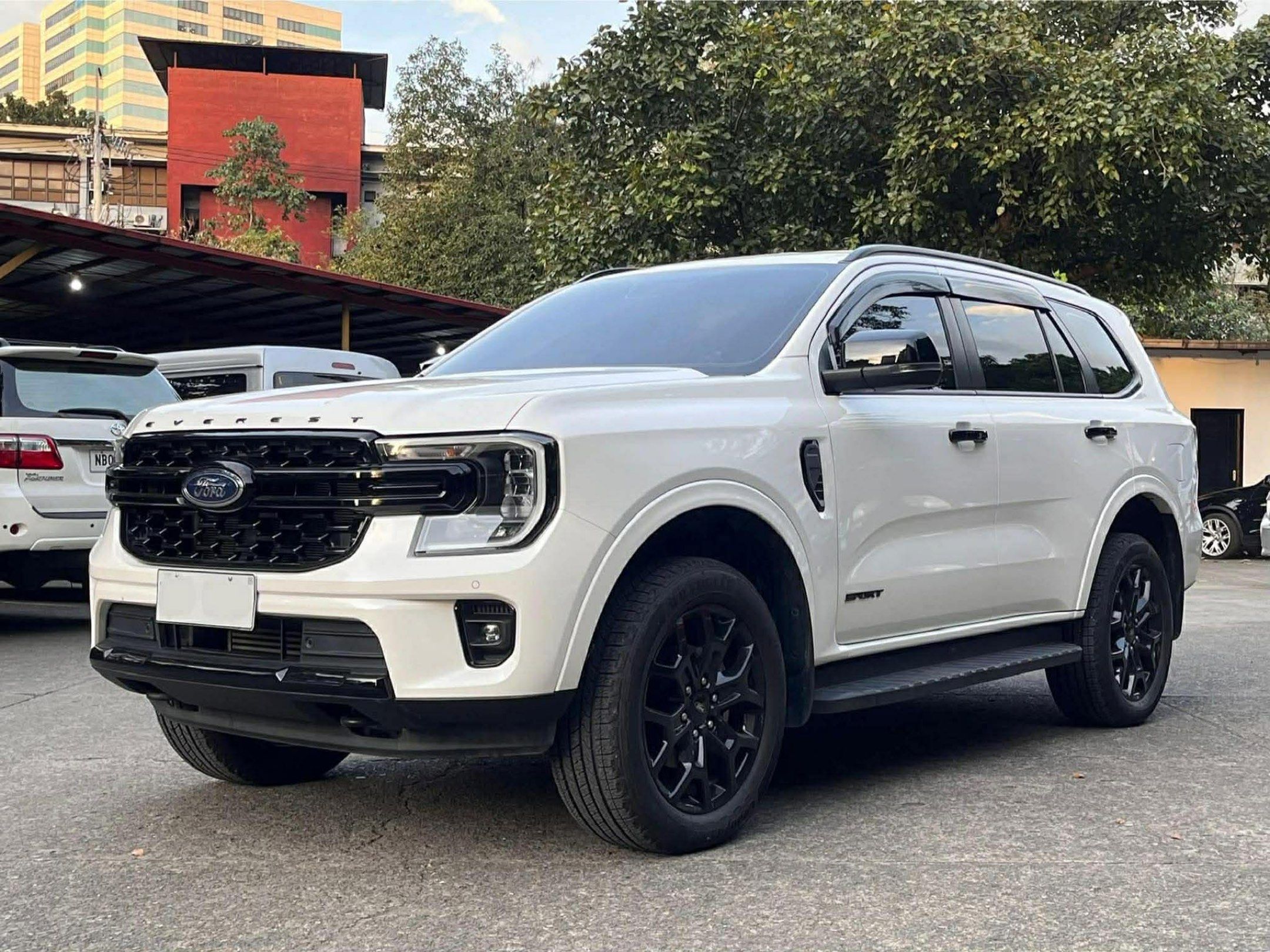 Ford Everest Sport Auto (Category: Used Cars) located in Manila. Submitted by quality_cars (Listing ID 1416835001, Image 3). Description: 2024 FORD EVEREST SPORT GOOD AS BRANDNEW!! 10,000KMS ONLY!! WITH FORD WARRANTY TILL 2029 ALL ORIGINAL, NO ISSUE!! SAVE MORE FROM BRANDNEW SRP! SPORT 4x2 VARIANT: Dark Grille, Fender Flares, & Garnish 2.0L Turbo Diesel Engine Automatic Transmission 10,000KMS CASA MAINTAINED ‘10 Inches Touchscreen Display W/ Appl