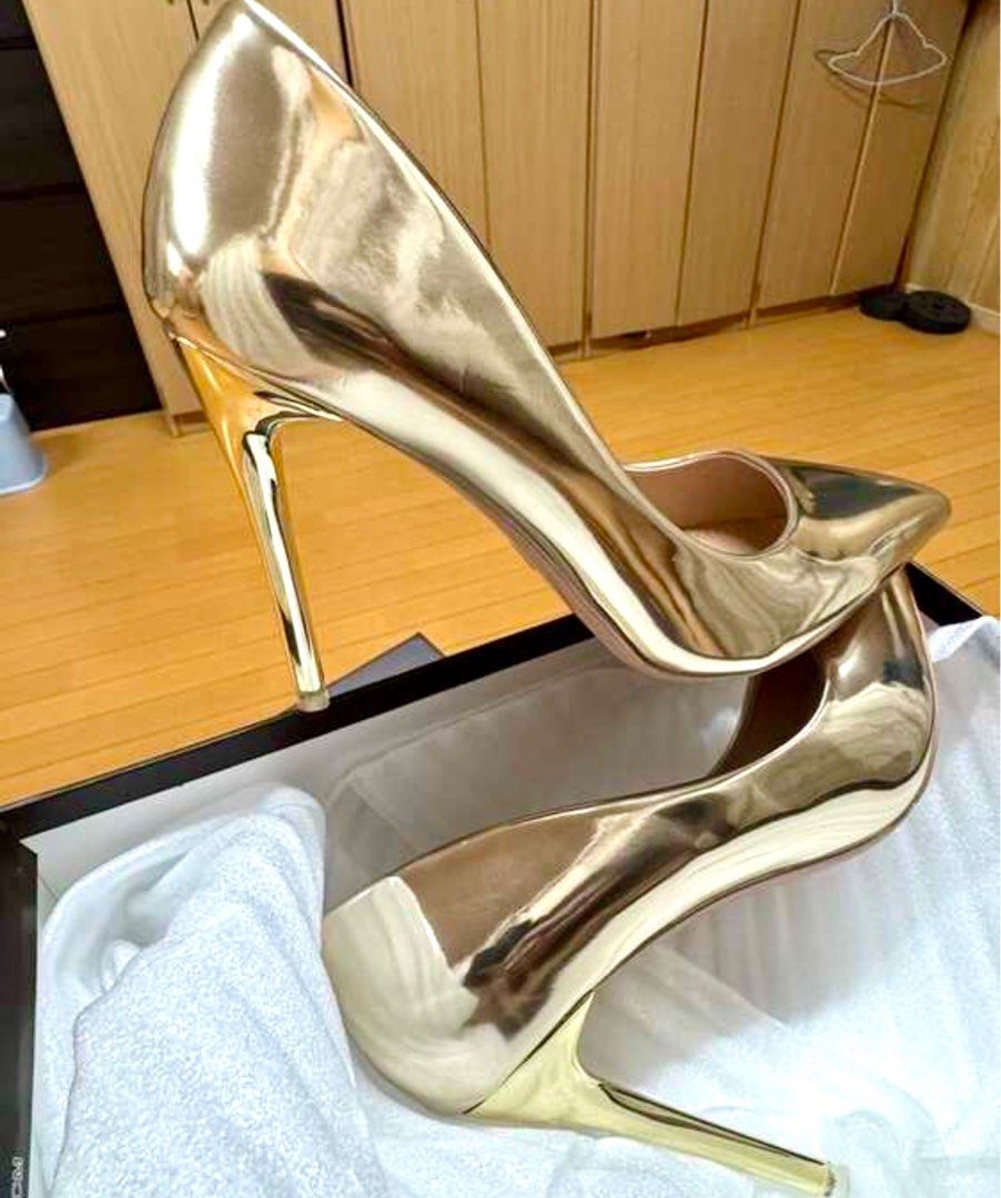 Gold Pointed Heels (also avail in silver) (Category: Heels) located in Cebu City. Submitted by classyceb (Listing ID 1416770963, Image 1). Description: -used once during a conference - comes with original box - I also have silver version :).