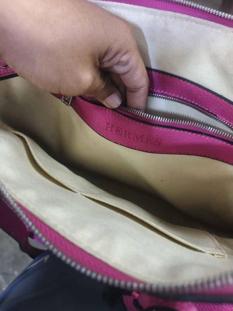 Hermes Pink bag (Category: Luxury Bags & Wallets) located in Agoo. Submitted by fitzmatic15 (Listing ID 1416641262, Image 3). Description: Hermes Pink Bag very good condi.