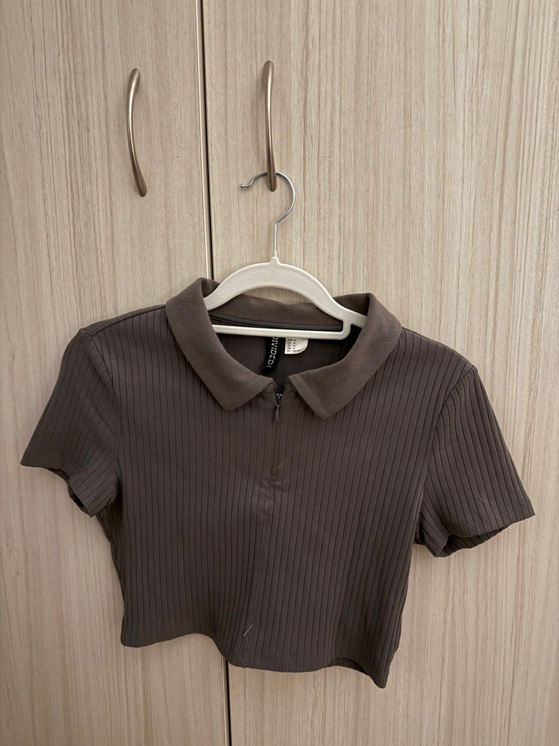 h&m ribbed cropped polo (Category: Blouses) located in Quezon City. Submitted by patchotdeclutz (Listing ID 1416822911, Image 1). Description: size m but fits xs-s stretchy .