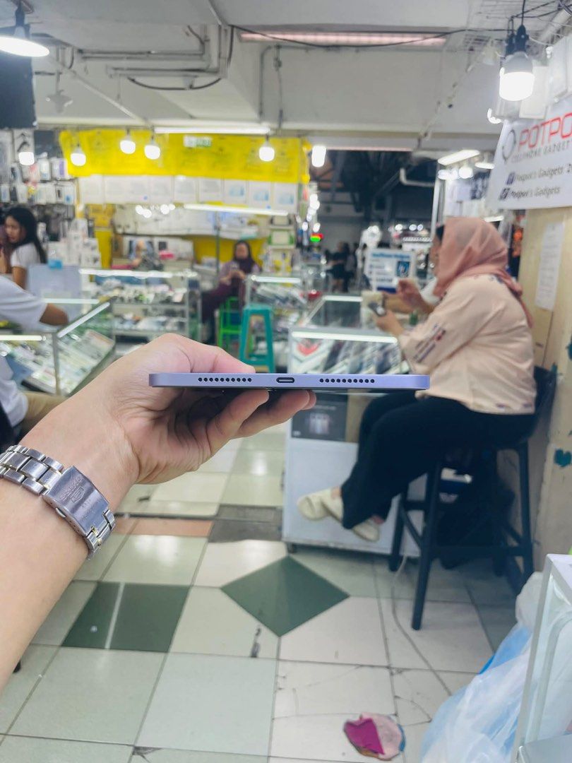 Ipad Mini 7 128gb Wifi No issue All working Makinis (Category: iPad) located in San Juan City. Submitted by javedsgadgetshop (Listing ID 1416773176, Image 2). Description: INSTALLMENT OPTIONS : SPAY LATER / GGIVES / CREDIT CARD! WE BUY AND SELL SO PWEDE MAGBINTA OR SWAP ! Quick Specs : 💵 Ipad Mini 7 •256gb •NTC Variant •Good batt health •Wifi Only •98% Smoothness •No hidden issue | No Repaired •100% Authentic | Not Refurbished •w/ OEM Charger & 