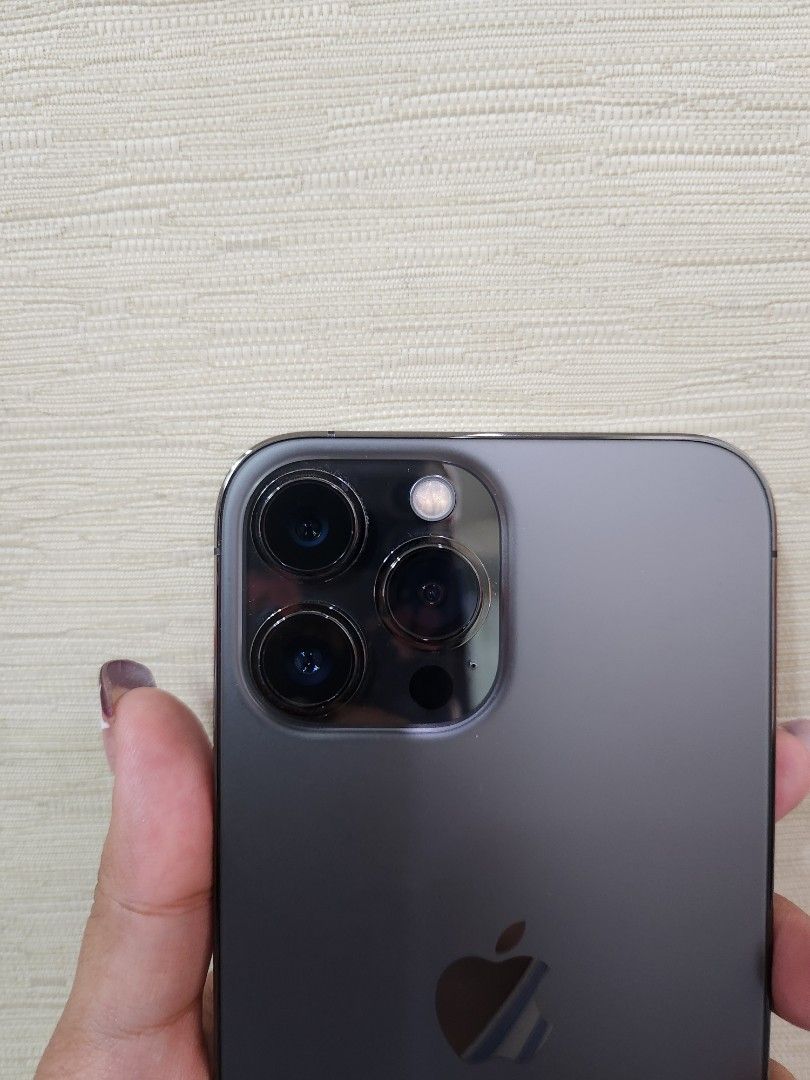 Iphone 13 Pro max | 256 GB | 88% BH (Category: iPhone 13 Series) located in Bacoor. Submitted by coach.cornerph (Listing ID 1416662510, Image 3). Description: FOR SALE ONLY. FIXED PRICE • Unit only • 88% BH • No history of repair • Original box included • with Tempered glass • Globelocked • 256 GB • Lady owned • Makunat pa sa makunat • No issue - unli check and reset during meet up Rfs: upgrade.