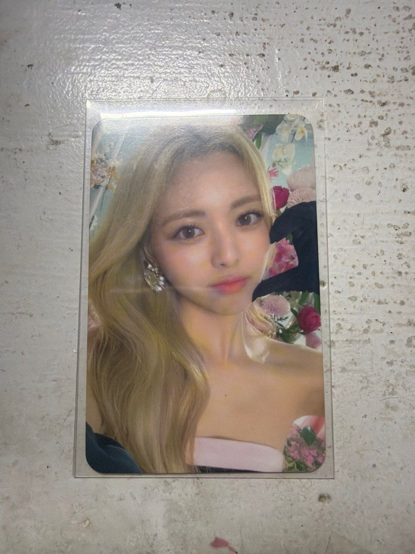 ITZY Yuna Checkmate Sneakers Photocard (Category: K-Wave Merchandise) located in Angeles City. Submitted by declutterwithus (Listing ID 1416773183, Image 1). Description: - ITZY Yuna photocard from the Checkmate album..