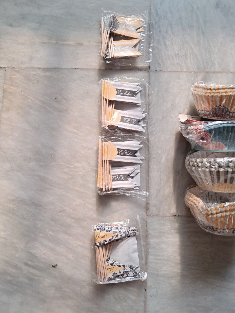 Kate Spain and Michael's Cupcake Liners And Toppers (Category: Bakeware) located in Quezon City. Submitted by kate_168 (Listing ID 1416514599, Image 3). Description: Kate Spain brand from Canada Michael's brand from USA 9 sets of cupcakes liners 10 sets of cupcake toppers MOP: Gcash or Cash upon in-person pick-up Delivery: c/o buyer Location: Quezon City.