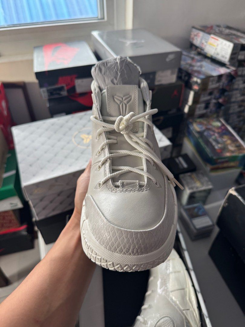 Kobe 1 Fade to Black (Category: Sneakers) located in Taguig. Submitted by dollarkids23 (Listing ID 1416667968, Image 2). Description: Kobe 1 Fade to Black Sz: 10 Sz: 12 19,300 each Brand New Complete.