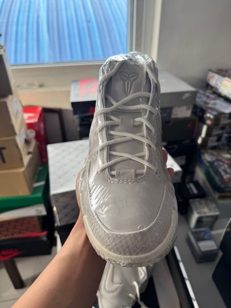 Kobe 1 Fade to Black (Category: Sneakers) located in Taguig. Submitted by dollarkids23 (Listing ID 1416667968, Image 3). Description: Kobe 1 Fade to Black Sz: 10 Sz: 12 19,300 each Brand New Complete.