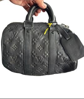 (Category: ) located in . Submitted by lux_thrift (Listing ID 1416736108, Image 1). Description: .