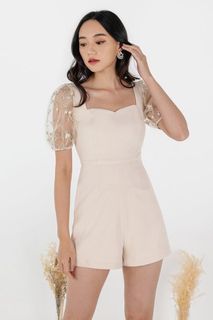 (Category: ) located in . Submitted by wardrobemirror (Listing ID 1416797245, Image 1). Description: .