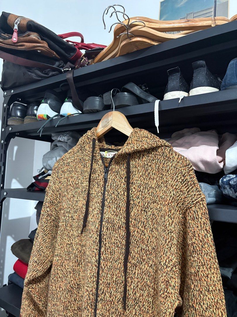 MARNI- UNIQLO KNITTED JACKET (Category: Luxury Apparel) located in Naga. Submitted by sislovesme (Listing ID 1416795377, Image 3). Description: •EXCELLENT CONDITION •NO FLAWS •SIZE XS ON TAG •WIDTH 20.5 INCHES •LENGHT 23 INCHES.