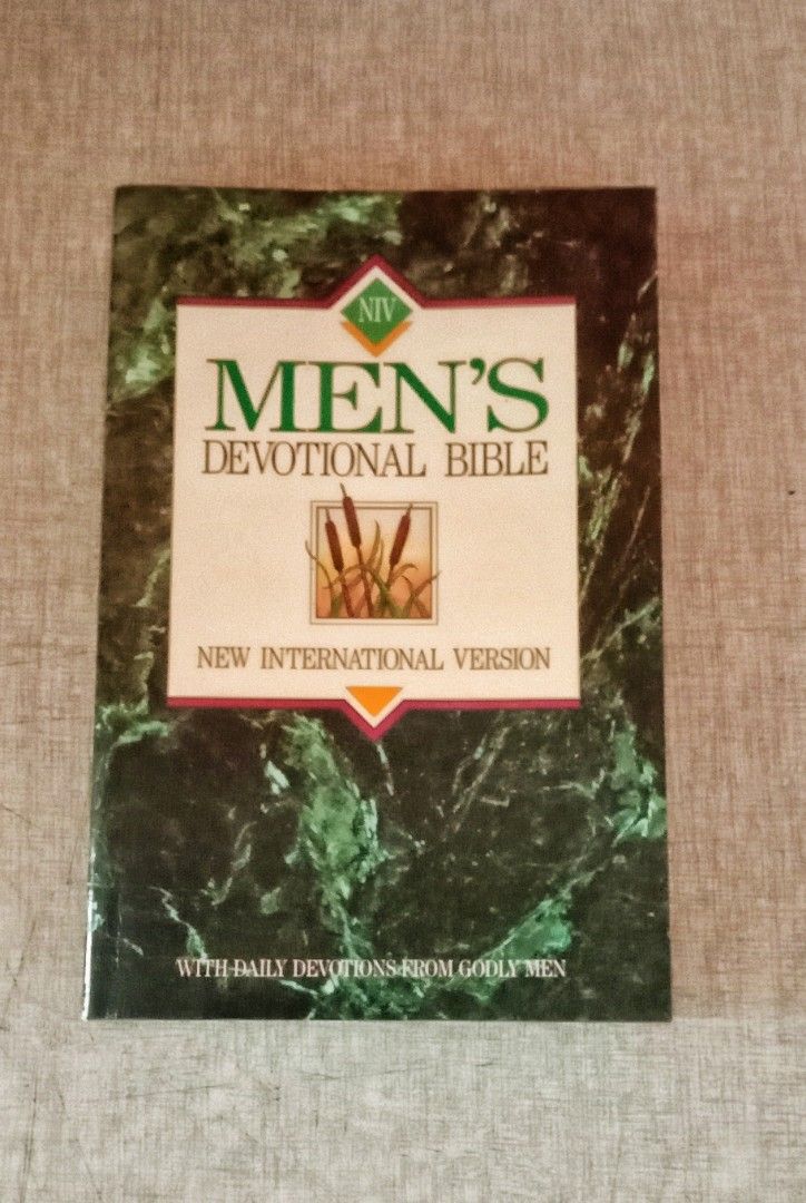 Men's Devotional Bible - New International Version (Category: Religion Books) located in Bulacan. Submitted by everythingunderthesun22 (Listing ID 1416697574, Image 1). Description: - Uses New Intternational Version -Marble green design cover -Features the complete text of the New International Version - Features weakly brief devotional message with nearby scripture message -Contains reflective devotion with scripture readings -With Daily Devotio