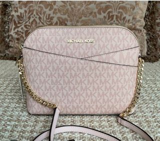 (Category: ) located in . Submitted by dresserhackph (Listing ID 1411311338, Image 1). Description: .