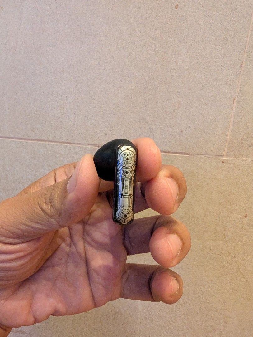 ONIKUMA T1 Bluetooth earphones (Category: Earphones) located in Quezon City. Submitted by unboxingtito (Listing ID 1416829651, Image 2). Description: Brand new and unused .