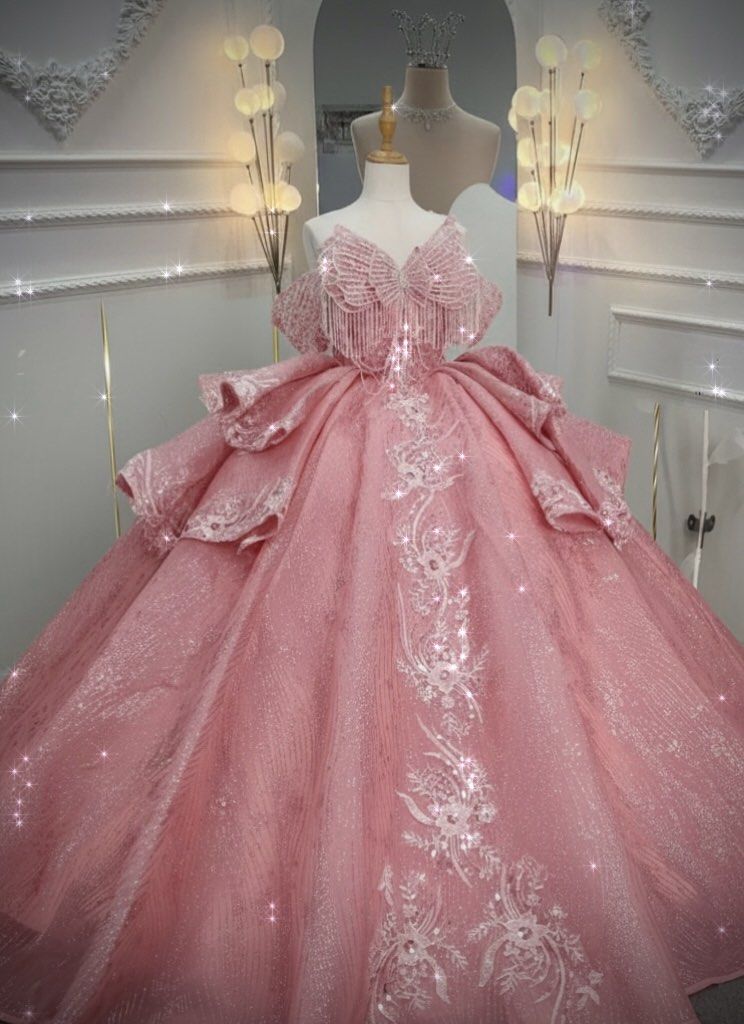 Pink Ball Gown for Rent (Category: Evening dresses & gowns) located in Manila. Submitted by shaiii_1 (Listing ID 1416830242, Image 1). Description: Rent:900 to 2k(depende po sa gown) With 6-8 hoops petticoat Plus 300-500 sec deposit REFUNDABLE if nabalik nang maayos at walang sira OPTIONAL +150 for accessories +100 for 8 hoops petticoat Location: 📍: Mancao house, Napindan Taguig City I don’t have physical store, but open for appointment for fitt