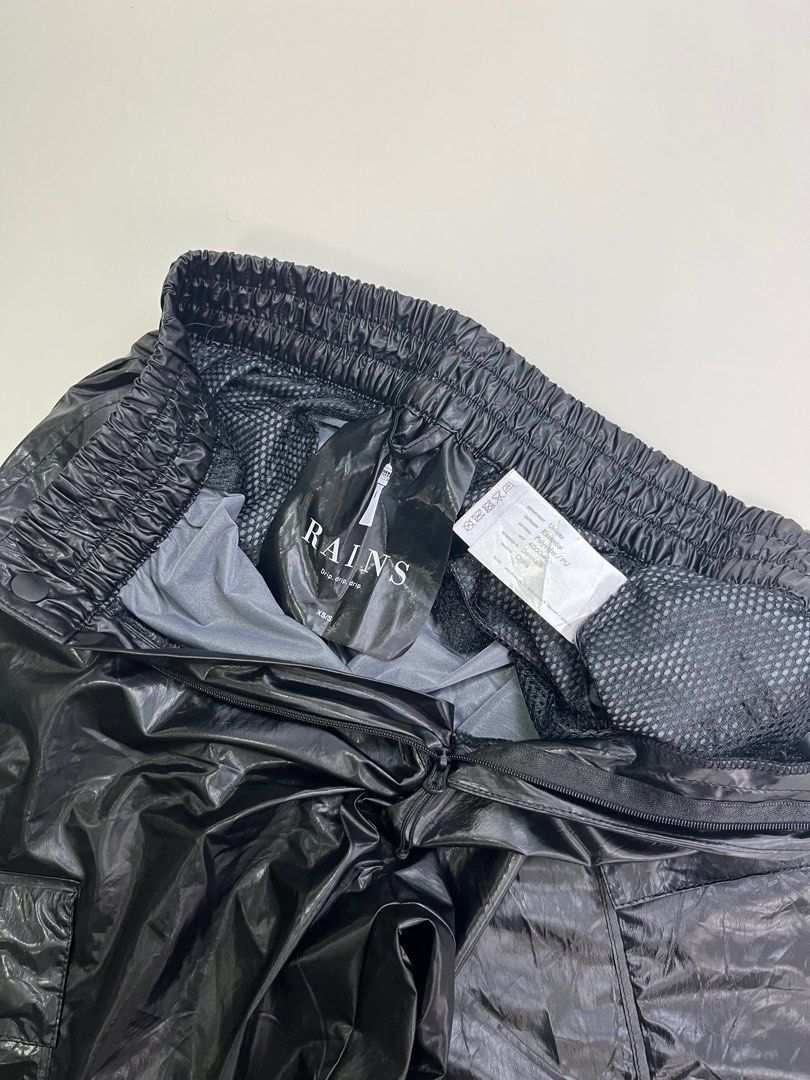 Rains Pants (Category: Joggers) located in Makati City. Submitted by ufcknwthbst (Listing ID 1416700769, Image 3). Description: 42 inch length 9.5/10 condition Issue see on last pic.