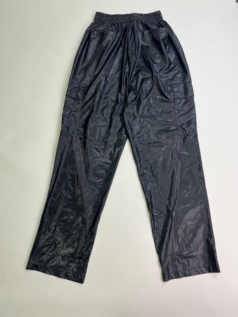 Rains Pants (Category: Joggers) located in Makati City. Submitted by ufcknwthbst (Listing ID 1416700769, Image 2). Description: 42 inch length 9.5/10 condition Issue see on last pic.