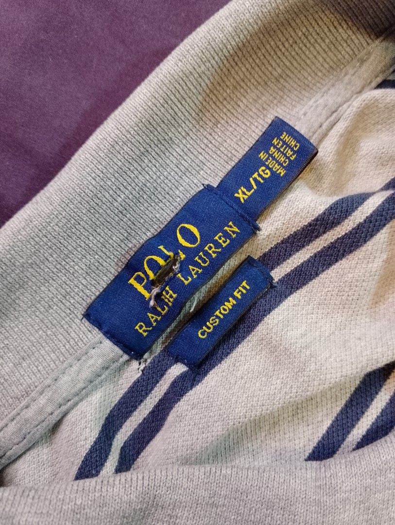 Ralph Lauren Polo Custom Fit (Category: Tshirts & Polo Shirts ) located in Antipolo. Submitted by technothrift (Listing ID 1416682307, Image 3). Description: Hole Near Tag Maganda Fit sa Medium Dimes: 20x25 Overall Rate: 8.7/10.