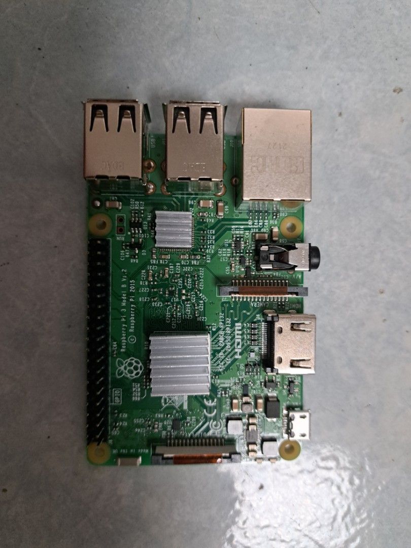 Raspberry Pi 3 Model B v1.2 （分類：電腦周邊產品）位於 Hong Kong。 由 benson32668 提交（商品編號 1416774621，圖片 1）。簡介： 目前 2026-01-23 剩餘 5塊 單板 僅用過不多於3次，作為開發產品展示用 1 塊160蚊，5 塊全要700蚊 限星期一至五晚7點後，天水圍 天恒邨附近交收，或順豐（先錢後貨，快遞費到付）。