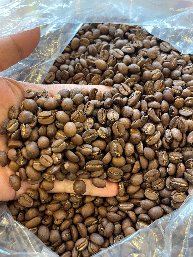 Roasted Coffee Beans (Category: Other Food & Drinks) located in La Trinidad. Submitted by avessonjam (Listing ID 1416761739, Image 1). Description: - Freshly roasted coffee beans - Medium roast for balanced flavor - Available in different bag sizes - Packaged in resealable red bags - Enjoy a rich and aromatic coffee.