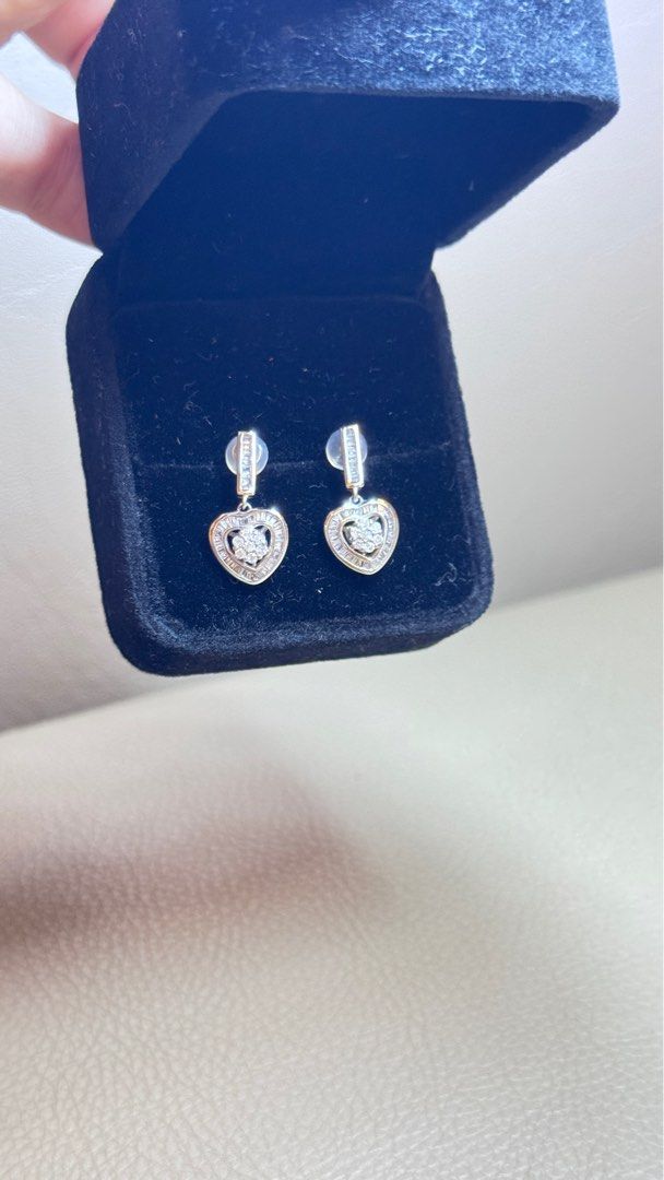 Rositas in heart dangling earrings (Category: Earrings) located in Manila. Submitted by saleph (Listing ID 1416791133, Image 2). Description: 18k WHITE GOLD HK SETTI NG WITH CERTIFICATE.