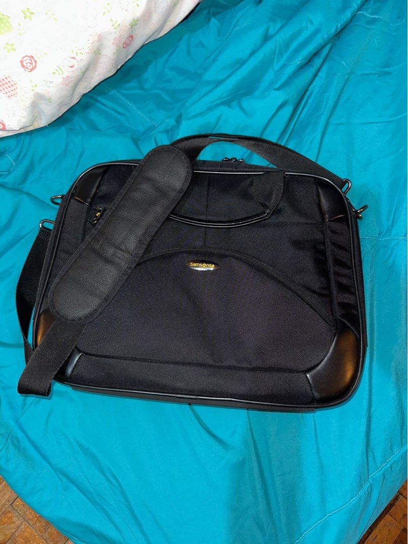 Samsonite Laptop Bag (Category: Laptop Bags & Sleeves) located in Quezon City. Submitted by adjesuss (Listing ID 1416797487, Image 2). Description: in very excellent condition. maraming compartments. kasya 16” laptop .