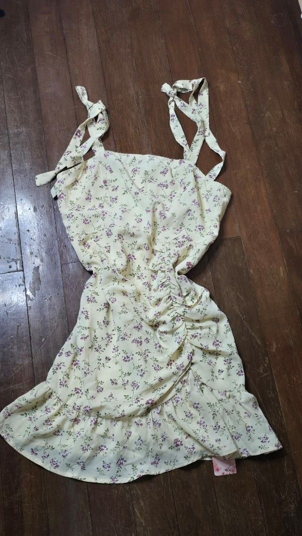 SHEIN MOD Floral Dress (Category: Blouses) located in Angeles City. Submitted by tan.sofiaa (Listing ID 1416665675, Image 1). Description: - orinally bought for Php600.