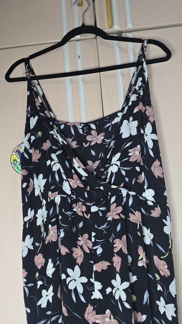 Shein Romper (Category: Blouses) located in Angeles City. Submitted by tan.sofiaa (Listing ID 1416665690, Image 3). Description: - only used ONCE - RFS: lost some weight, no longer fits me.