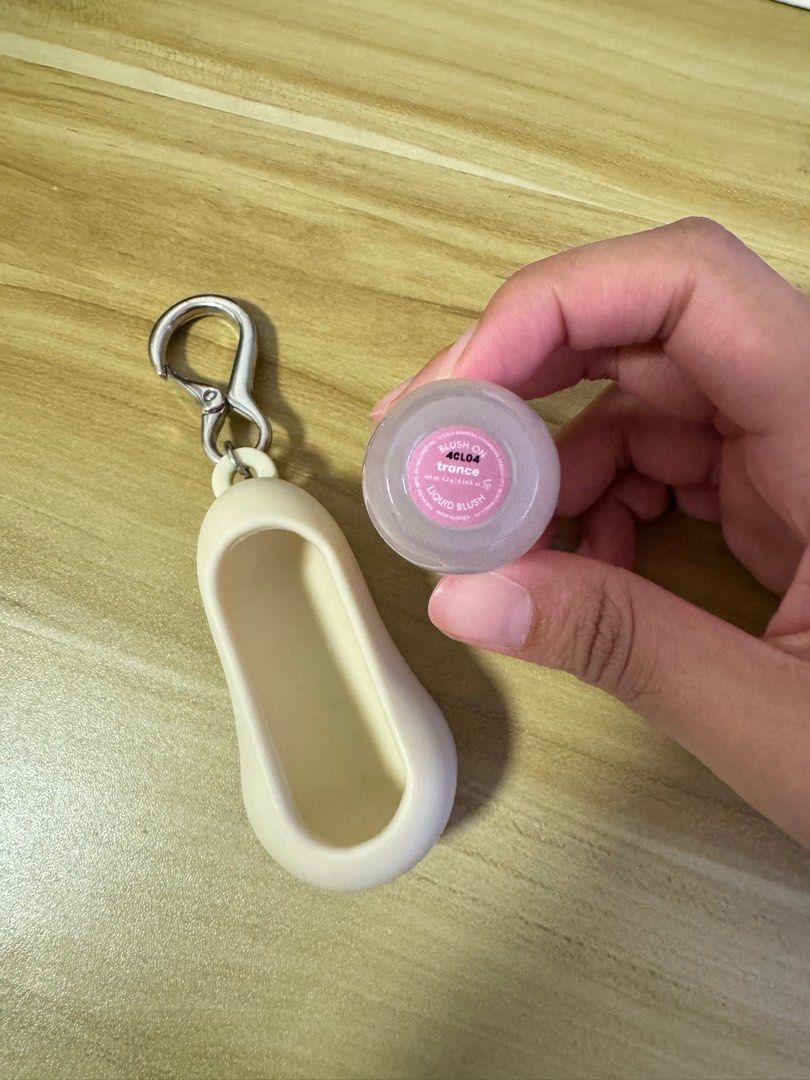 Sunnies Blush On with Keychain - Trance (Category: Makeup) located in Caloocan City. Submitted by shop.ae (Listing ID 1416671454, Image 2). Description: Swatched only! Practically brand new. RFS: Decluttering makeups.