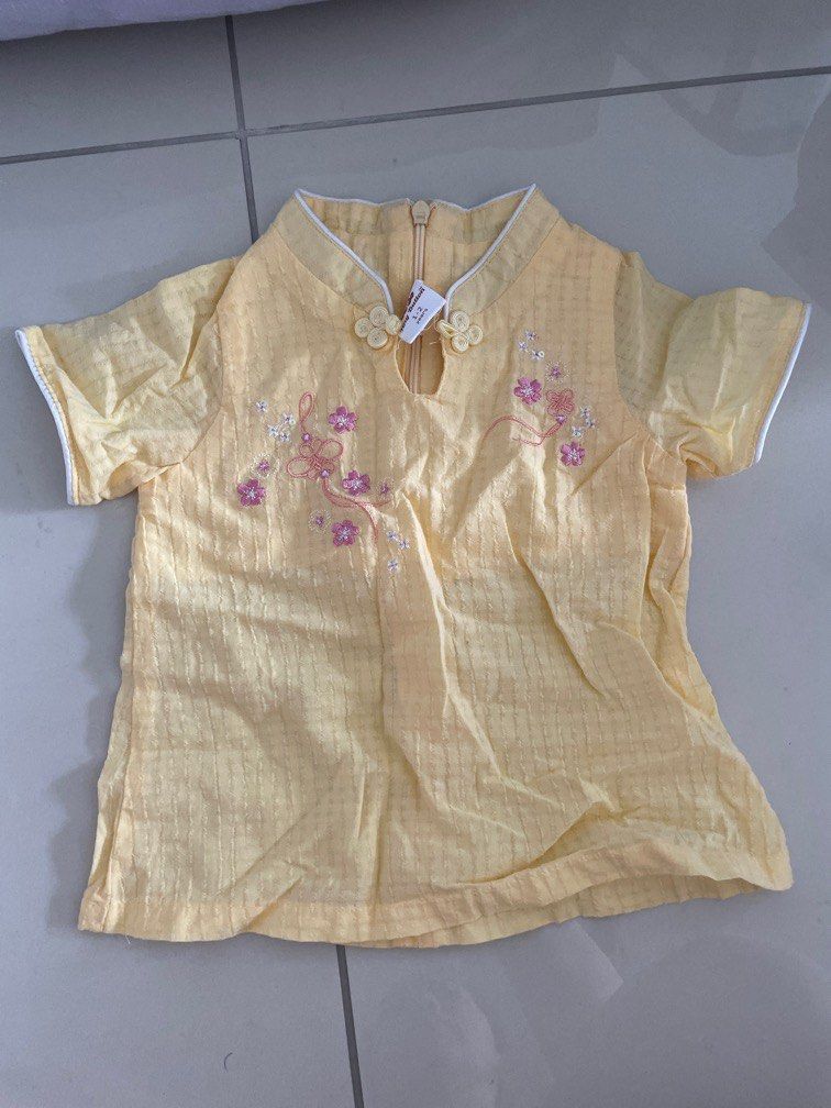 Tiny button (Category: Babies & Kids Fashion) located in Kuala Lumpur. Submitted by prelovedvvnt (Listing ID 1416725550, Image 1). Description: .