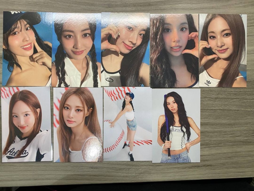 TWICE Photocards （分類：韓流周邊）位於 Hong Kong。 由 h0ngx2 提交（商品編號 1416826921，圖片 2）。簡介： 默認廠瑕 DM出價 平郵+5 包郵包卡套 / 3張以上全包。