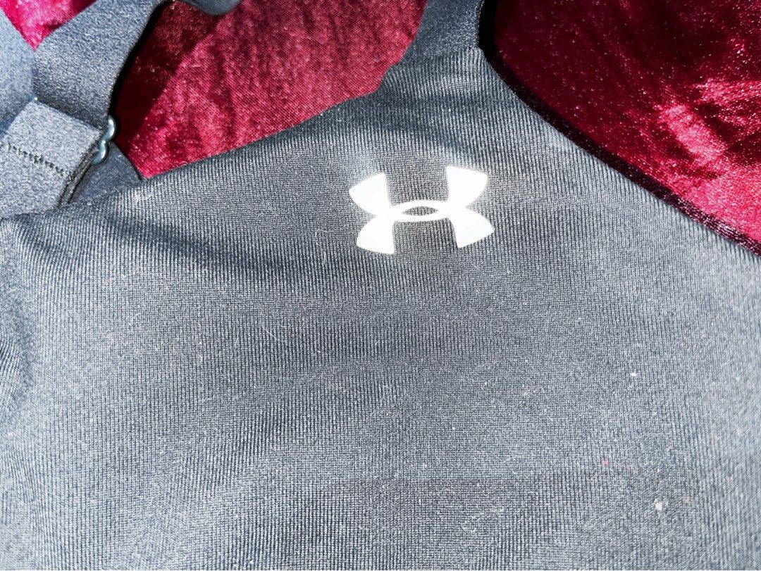 Under Armour Sports Bra (Category: Activewear) located in Cavite. Submitted by declutterringggggg (Listing ID 1416782005, Image 2). Description: - Black Under Armour sports bra - Racerback design - Adjustable straps - Under Armour logo on front - Includes padding - Made of stretchy material - Like new what you see is what you will get.