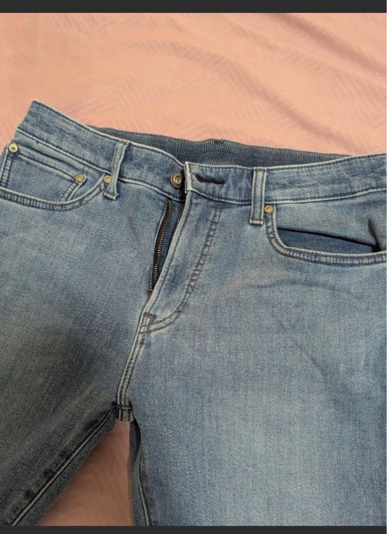 Uniqlo ezy ultra strech jeans (Category: Jeans) located in Manila. Submitted by koyaJ (Listing ID 1416776305, Image 1). Description: Solid strech.
