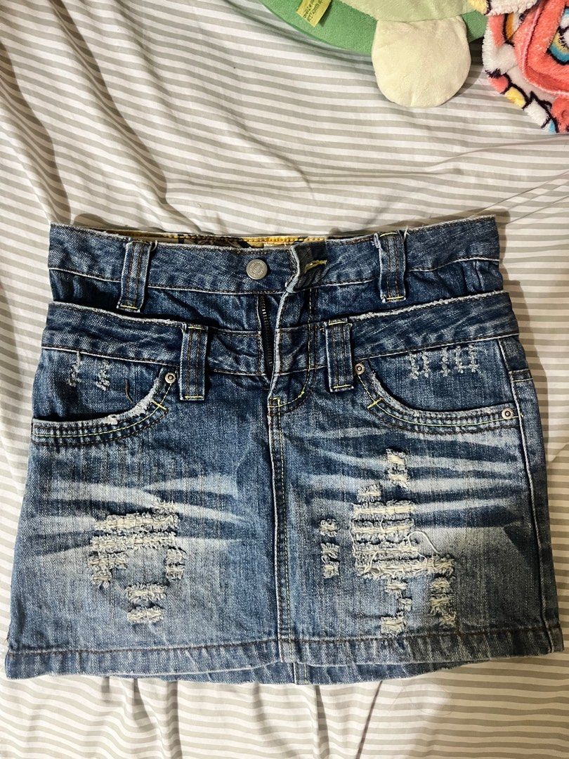 vintage denim skirt (Category: Skirts) located in Valenzuela. Submitted by cheesenapple (Listing ID 1416740084, Image 3). Description: [flat lay measurements] - fits waist: 30 - 31 inches - length: 13 inches - shipping fee will be shouldered by the buyer - i use lalamove or j&t for courier - location: valenzuela city - payment first basis.