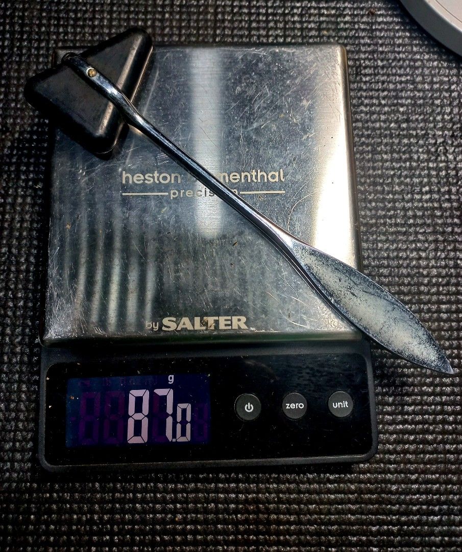 Vintage Medical Reflex Hammer – Triangular Rubber Head (Category: Medical Supplies & Tools) located in San Isidro. Submitted by thankugeri87256 (Listing ID 1416814504, Image 2). Description: ✔️Japan surplus acquired item. ✔️Type: Neurological Reflex Hammer ✔️Head: Triangular rubber (dual-sided percussion) ✔️Handle: Metal (chrome-plated steel) ✔️Use: Medical/clinical reflex testing (knee, ankle, elbow) ✔️Design: Classic vintage hospital/clinic sty