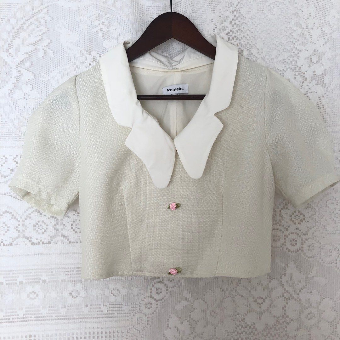 White pomelo blouse with detachable collar (Category: Blouses) located in San Fernando. Submitted by 100perscent (Listing ID 1416667376, Image 1). Description: This is my sister’s preloved She never used it, only fitted once .